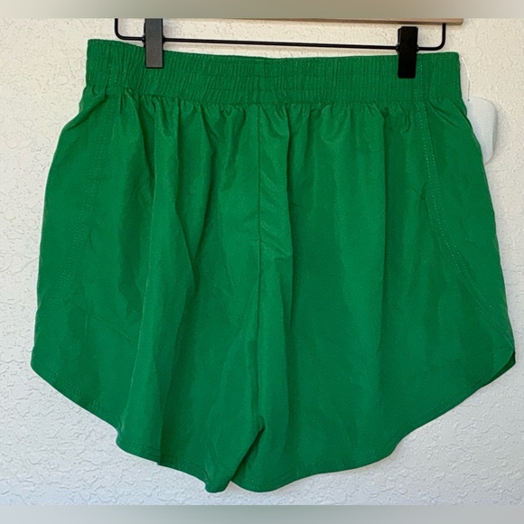 Azarhia Women's Green Shorts (NWT) - Picture 4 of 7